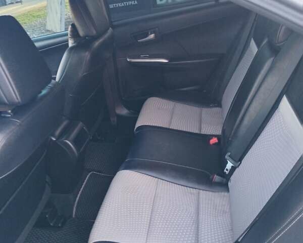 Серый Тойота Камри, объемом двигателя 2.49 л и пробегом 230 тыс. км за 9800 $, фото 10 на Automoto.ua