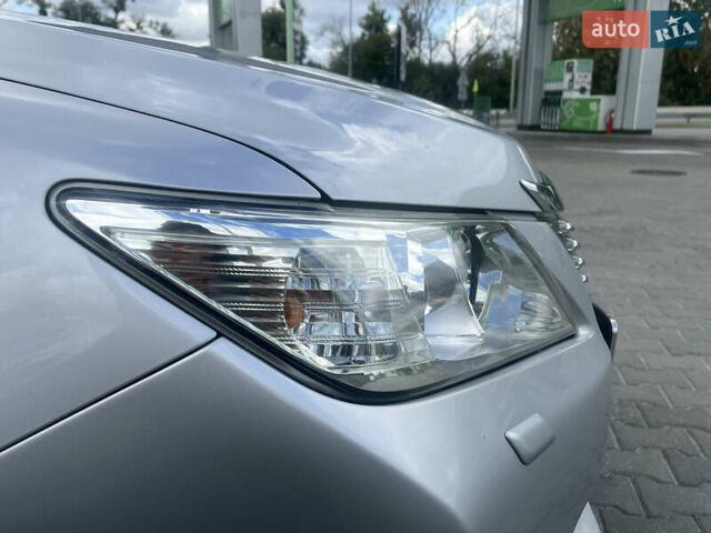 Серый Тойота Камри, объемом двигателя 2.5 л и пробегом 210 тыс. км за 12700 $, фото 12 на Automoto.ua