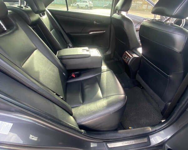 Сірий Тойота Камрі, об'ємом двигуна 2.5 л та пробігом 159 тис. км за 12500 $, фото 6 на Automoto.ua