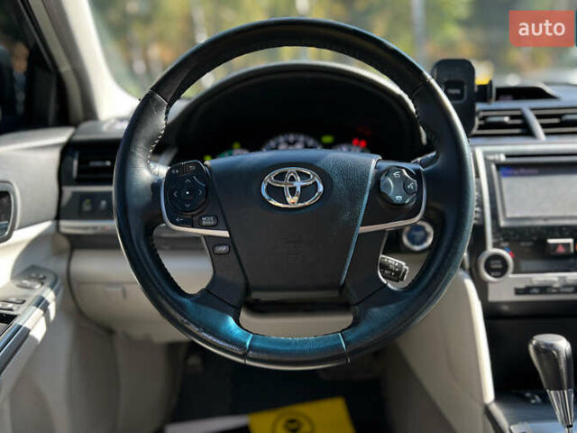 Серый Тойота Камри, объемом двигателя 2.49 л и пробегом 114 тыс. км за 16500 $, фото 13 на Automoto.ua