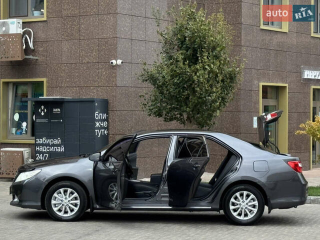 Тойота Камри 2013 в Одессе на Automoto.ua Серый Тойота Камри, объемом двигателя 2.5 л и пробегом 173 тыс. км за 12800 $, фото 4 на Automoto.ua