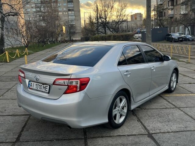 Сірий Тойота Камрі, об'ємом двигуна 2.5 л та пробігом 193 тис. км за 11000 $, фото 1 на Automoto.ua