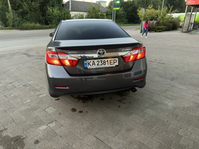 Серый Тойота Камри, объемом двигателя 2.5 л и пробегом 250 тыс. км за 12000 $, фото 11 на Automoto.ua