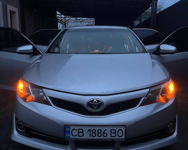 Сірий Тойота Камрі, об'ємом двигуна 2.49 л та пробігом 225 тис. км за 11400 $, фото 1 на Automoto.ua