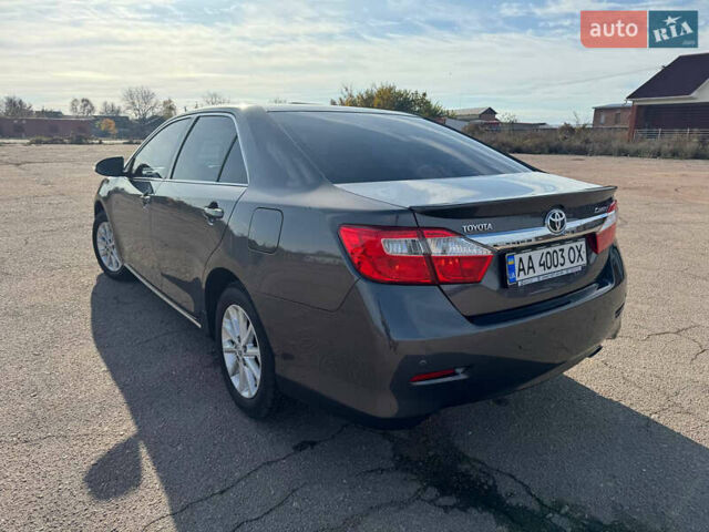 Тойота Камри 2013 в Киеве на Automoto.ua Серый Тойота Камри, объемом двигателя 2.49 л и пробегом 192 тыс. км за 12999 $, фото 26 на Automoto.ua