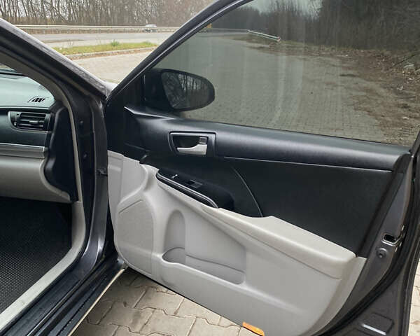 Сірий Тойота Камрі, об'ємом двигуна 2.4 л та пробігом 241 тис. км за 12600 $, фото 10 на Automoto.ua