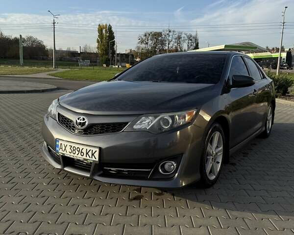 Сірий Тойота Камрі, об'ємом двигуна 2.49 л та пробігом 209 тис. км за 11700 $, фото 14 на Automoto.ua