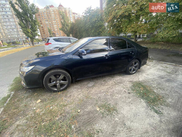 Серый Тойота Камри, объемом двигателя 2.49 л и пробегом 200 тыс. км за 14300 $, фото 4 на Automoto.ua