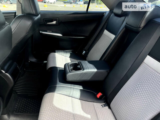 Серый Тойота Камри, объемом двигателя 2.49 л и пробегом 198 тыс. км за 12500 $, фото 16 на Automoto.ua