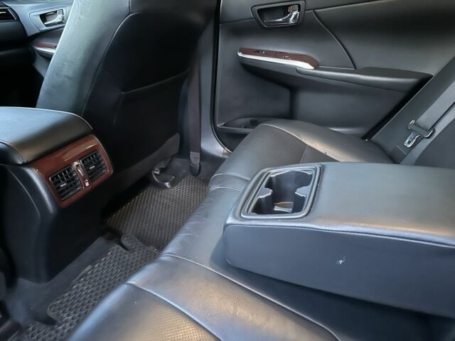 Серый Тойота Камри, объемом двигателя 2.5 л и пробегом 250 тыс. км за 12000 $, фото 14 на Automoto.ua