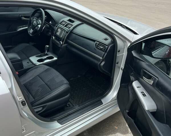 Серый Тойота Камри, объемом двигателя 2.5 л и пробегом 297 тыс. км за 10300 $, фото 20 на Automoto.ua