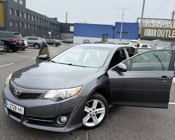 Сірий Тойота Камрі, об'ємом двигуна 2.49 л та пробігом 230 тис. км за 11000 $, фото 10 на Automoto.ua