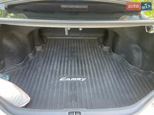 Серый Тойота Камри, объемом двигателя 2.5 л и пробегом 139 тыс. км за 13000 $, фото 33 на Automoto.ua
