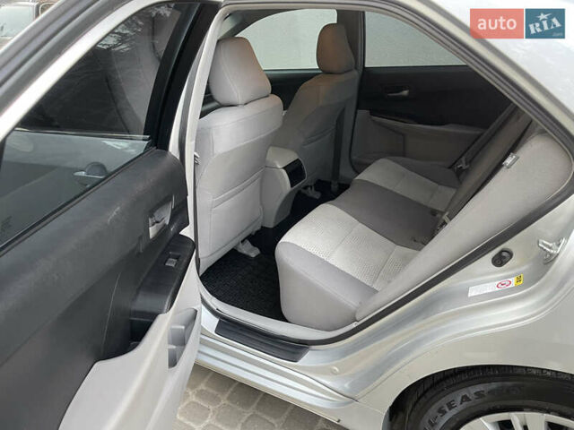 Серый Тойота Камри, объемом двигателя 2.5 л и пробегом 139 тыс. км за 13000 $, фото 15 на Automoto.ua