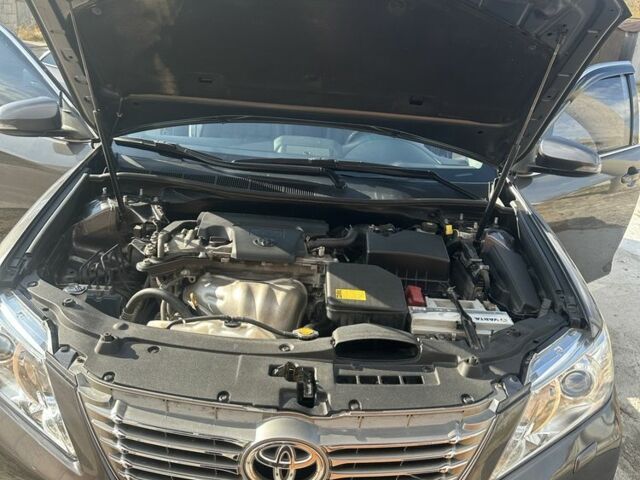 Сірий Тойота Камрі, об'ємом двигуна 2.5 л та пробігом 150 тис. км за 14200 $, фото 6 на Automoto.ua