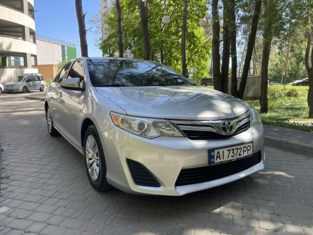 Серый Тойота Камри, объемом двигателя 2.5 л и пробегом 141 тыс. км за 12500 $, фото 18 на Automoto.ua