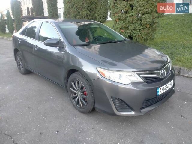 Тойота Камрі 2013 у Хмельницькому на Automoto.ua Сірий Тойота Камрі, об'ємом двигуна 2.5 л та пробігом 137 тис. км за 9900 $, фото 7 на Automoto.ua
