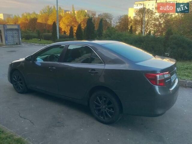 Тойота Камрі 2013 у Хмельницькому на Automoto.ua Сірий Тойота Камрі, об'ємом двигуна 2.5 л та пробігом 137 тис. км за 9900 $, фото 20 на Automoto.ua