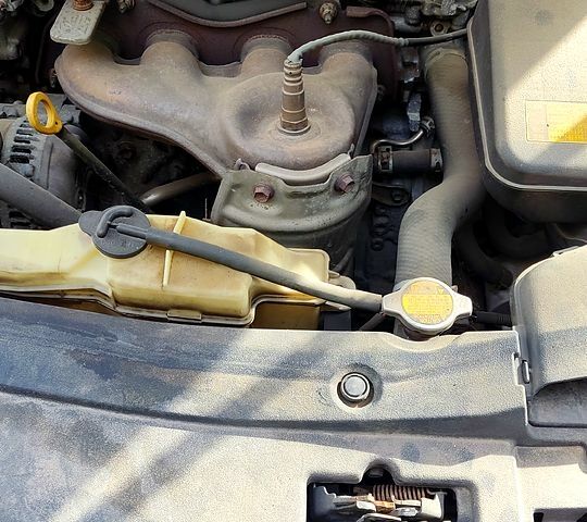 Серый Тойота Камри, объемом двигателя 2.5 л и пробегом 200 тыс. км за 11500 $, фото 3 на Automoto.ua