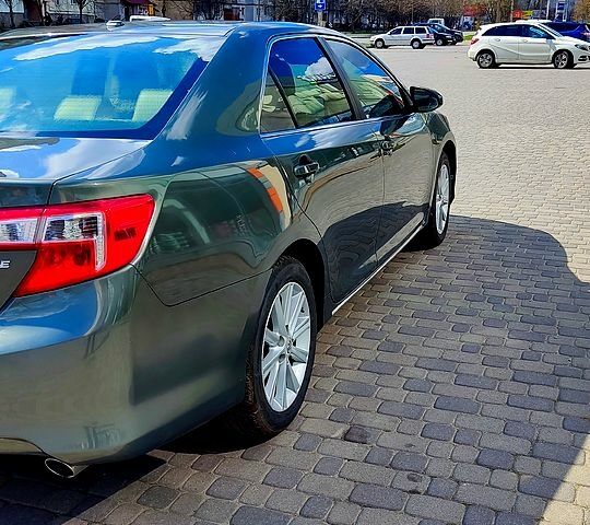 Серый Тойота Камри, объемом двигателя 2.5 л и пробегом 200 тыс. км за 11500 $, фото 5 на Automoto.ua