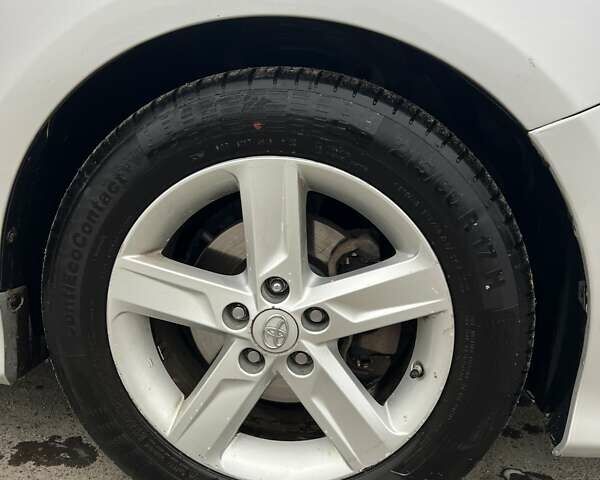 Серый Тойота Камри, объемом двигателя 2.5 л и пробегом 297 тыс. км за 10300 $, фото 2 на Automoto.ua