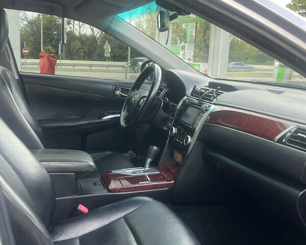 Серый Тойота Камри, объемом двигателя 2.5 л и пробегом 210 тыс. км за 12700 $, фото 17 на Automoto.ua