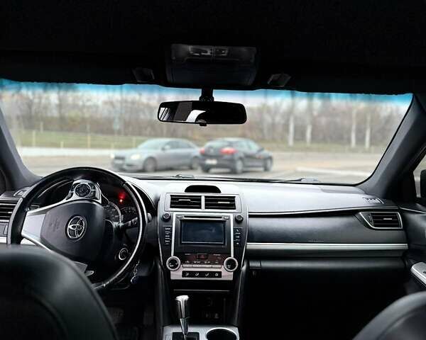 Сірий Тойота Камрі, об'ємом двигуна 2.49 л та пробігом 230 тис. км за 11000 $, фото 14 на Automoto.ua