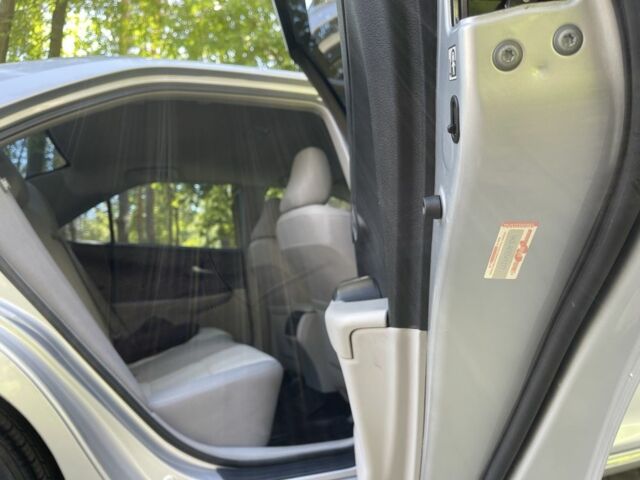 Серый Тойота Камри, объемом двигателя 2.5 л и пробегом 141 тыс. км за 12500 $, фото 13 на Automoto.ua