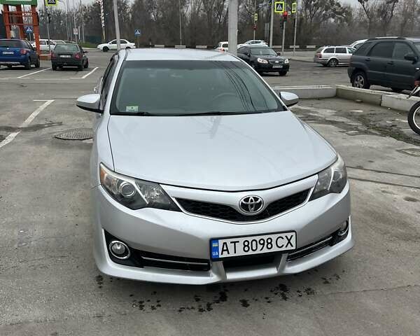 Серый Тойота Камри, объемом двигателя 2.5 л и пробегом 297 тыс. км за 10300 $, фото 3 на Automoto.ua