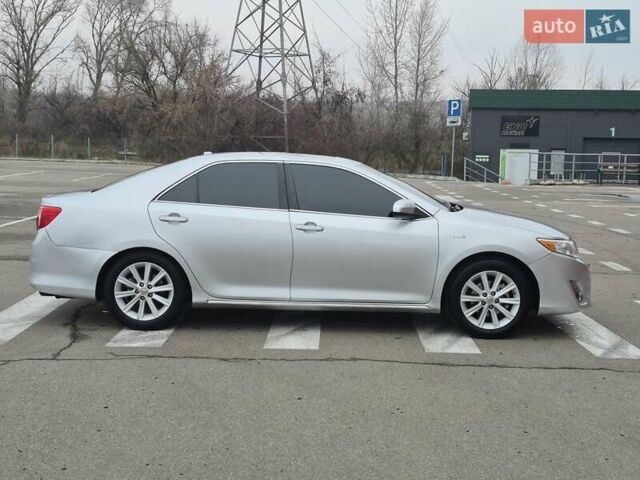 Сірий Тойота Камрі, об'ємом двигуна 2.5 л та пробігом 177 тис. км за 12500 $, фото 11 на Automoto.ua