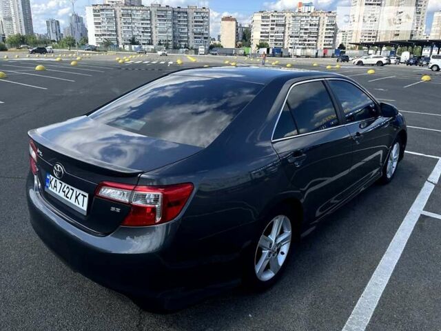 Серый Тойота Камри, объемом двигателя 2.49 л и пробегом 198 тыс. км за 12500 $, фото 11 на Automoto.ua