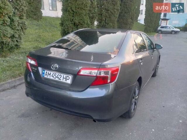 Тойота Камрі 2013 у Хмельницькому на Automoto.ua Сірий Тойота Камрі, об'ємом двигуна 2.5 л та пробігом 137 тис. км за 9900 $, фото 18 на Automoto.ua