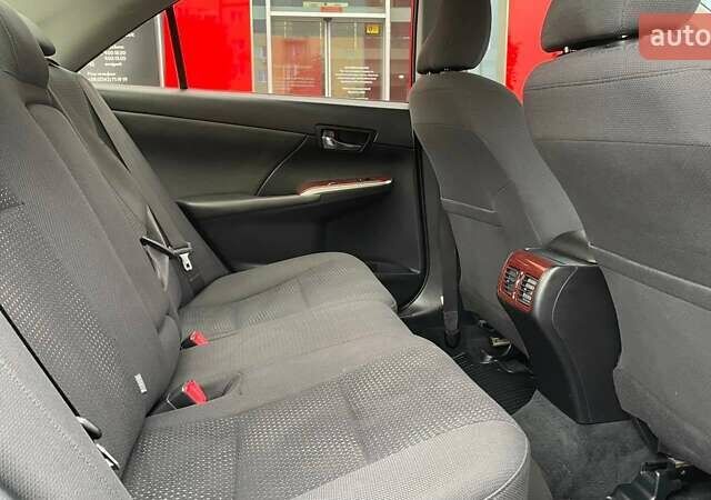 Серый Тойота Камри, объемом двигателя 2.5 л и пробегом 234 тыс. км за 15533 $, фото 5 на Automoto.ua