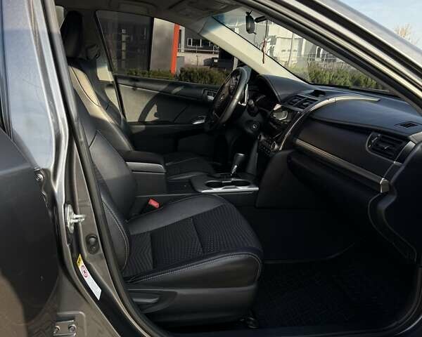 Сірий Тойота Камрі, об'ємом двигуна 2.49 л та пробігом 209 тис. км за 11700 $, фото 5 на Automoto.ua