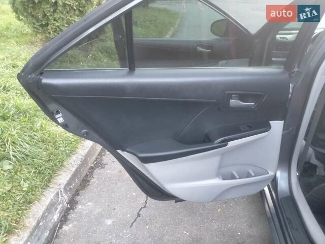 Тойота Камрі 2013 у Хмельницькому на Automoto.ua Сірий Тойота Камрі, об'ємом двигуна 2.5 л та пробігом 137 тис. км за 9900 $, фото 26 на Automoto.ua