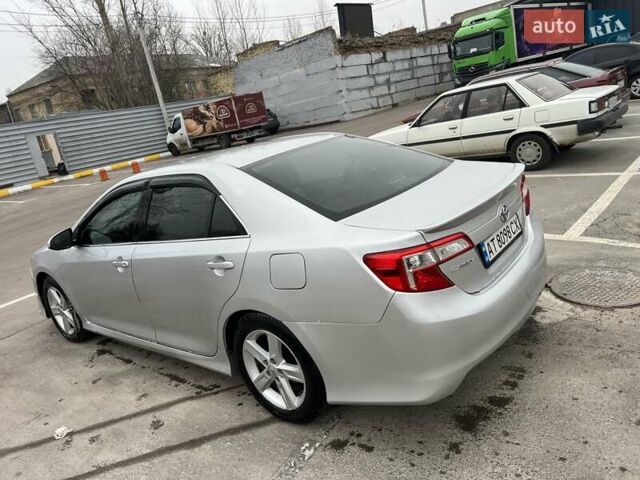 Серый Тойота Камри, объемом двигателя 2.5 л и пробегом 297 тыс. км за 10300 $, фото 9 на Automoto.ua