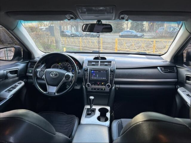 Сірий Тойота Камрі, об'ємом двигуна 2.5 л та пробігом 193 тис. км за 11000 $, фото 5 на Automoto.ua