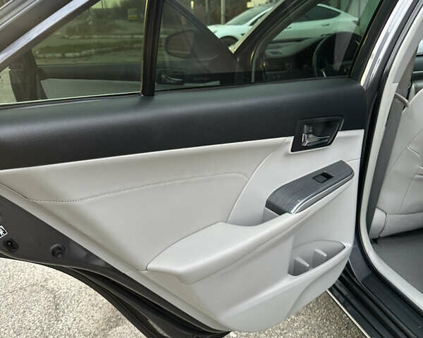 Серый Тойота Камри, объемом двигателя 2.49 л и пробегом 135 тыс. км за 14200 $, фото 11 на Automoto.ua