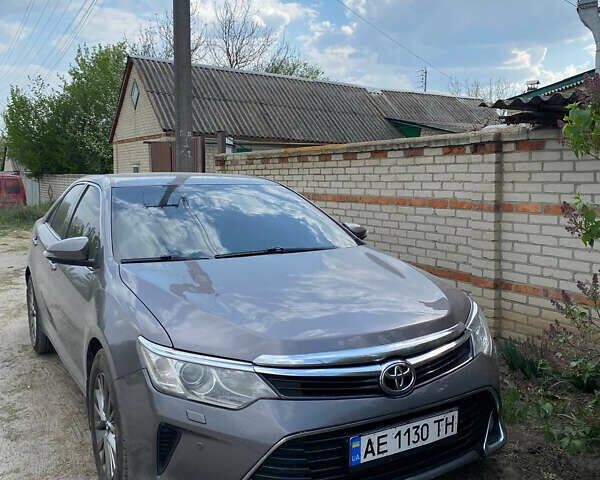 Сірий Тойота Камрі, об'ємом двигуна 2.5 л та пробігом 185 тис. км за 14000 $, фото 3 на Automoto.ua