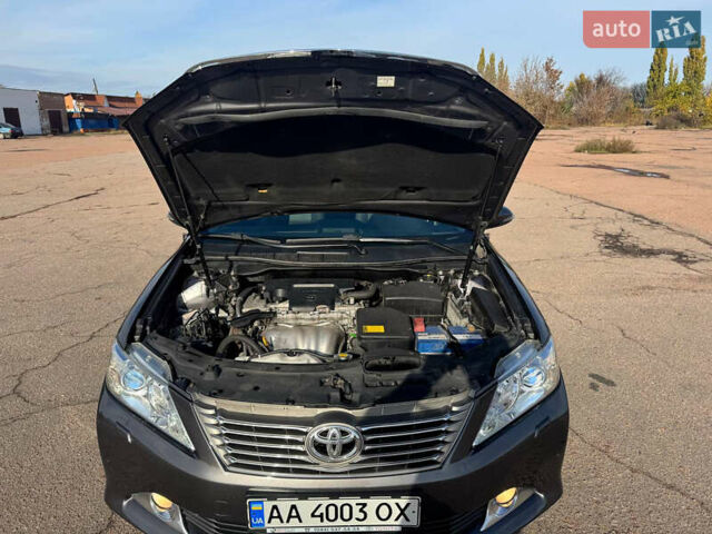 Тойота Камри 2013 в Киеве на Automoto.ua Серый Тойота Камри, объемом двигателя 2.49 л и пробегом 192 тыс. км за 12999 $, фото 31 на Automoto.ua