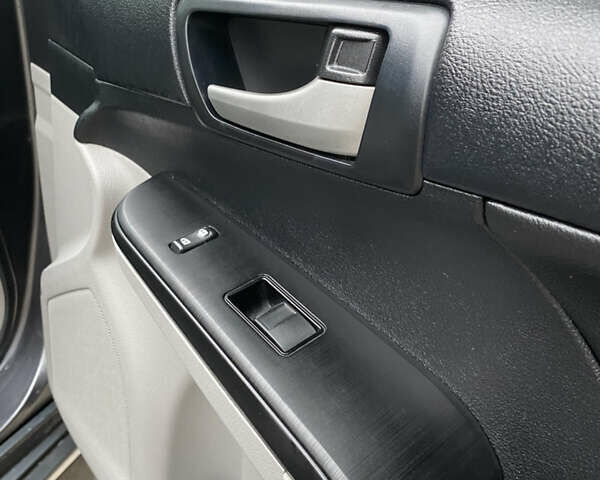 Сірий Тойота Камрі, об'ємом двигуна 2.4 л та пробігом 241 тис. км за 12600 $, фото 13 на Automoto.ua