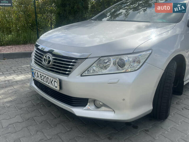 Сірий Тойота Камрі, об'ємом двигуна 2.5 л та пробігом 210 тис. км за 13500 $, фото 10 на Automoto.ua