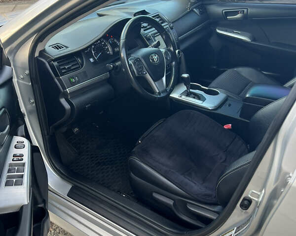 Серый Тойота Камри, объемом двигателя 2.49 л и пробегом 193 тыс. км за 11000 $, фото 11 на Automoto.ua