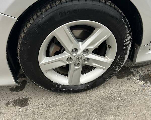 Серый Тойота Камри, объемом двигателя 2.5 л и пробегом 297 тыс. км за 10300 $, фото 12 на Automoto.ua