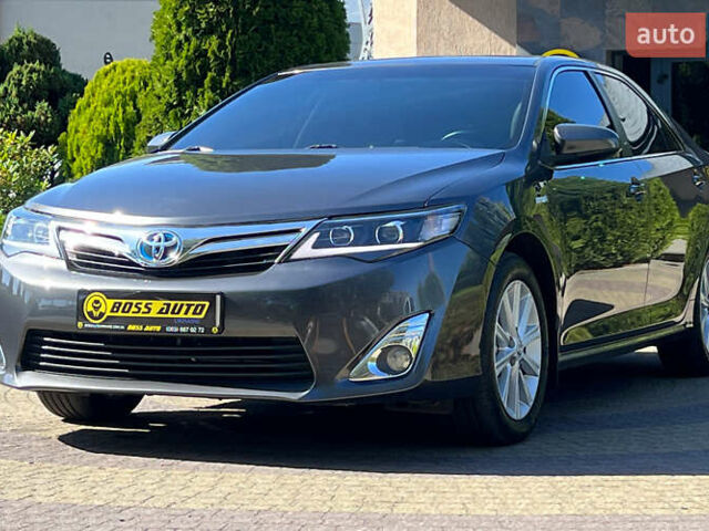 Серый Тойота Камри, объемом двигателя 2.49 л и пробегом 114 тыс. км за 16500 $, фото 2 на Automoto.ua