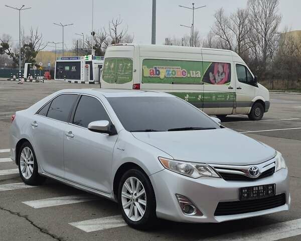 Сірий Тойота Камрі, об'ємом двигуна 2.5 л та пробігом 177 тис. км за 12500 $, фото 1 на Automoto.ua