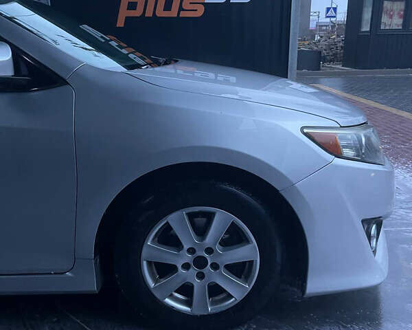 Сірий Тойота Камрі, об'ємом двигуна 2.49 л та пробігом 225 тис. км за 11400 $, фото 9 на Automoto.ua