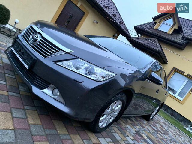 Сірий Тойота Камрі, об'ємом двигуна 2.49 л та пробігом 225 тис. км за 12800 $, фото 28 на Automoto.ua