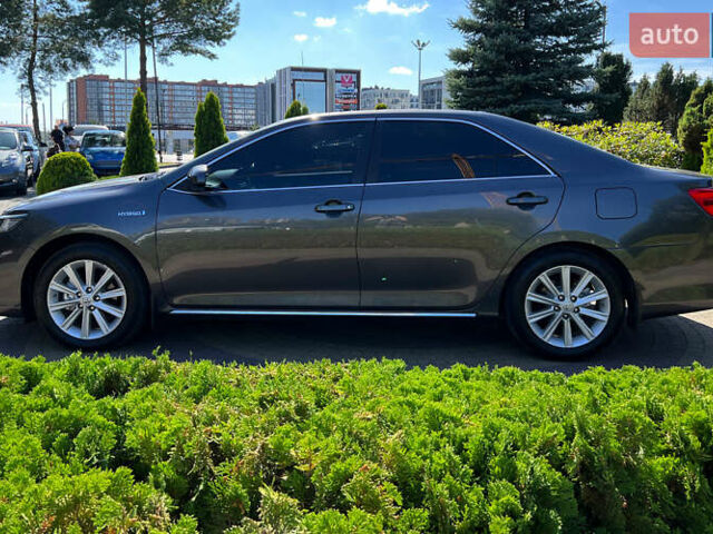 Серый Тойота Камри, объемом двигателя 2.49 л и пробегом 114 тыс. км за 16500 $, фото 3 на Automoto.ua