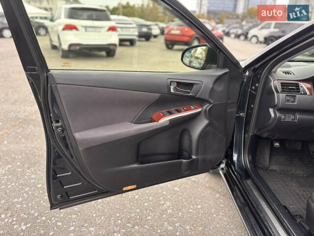 Сірий Тойота Камрі, об'ємом двигуна 2.5 л та пробігом 292 тис. км за 13500 $, фото 20 на Automoto.ua
